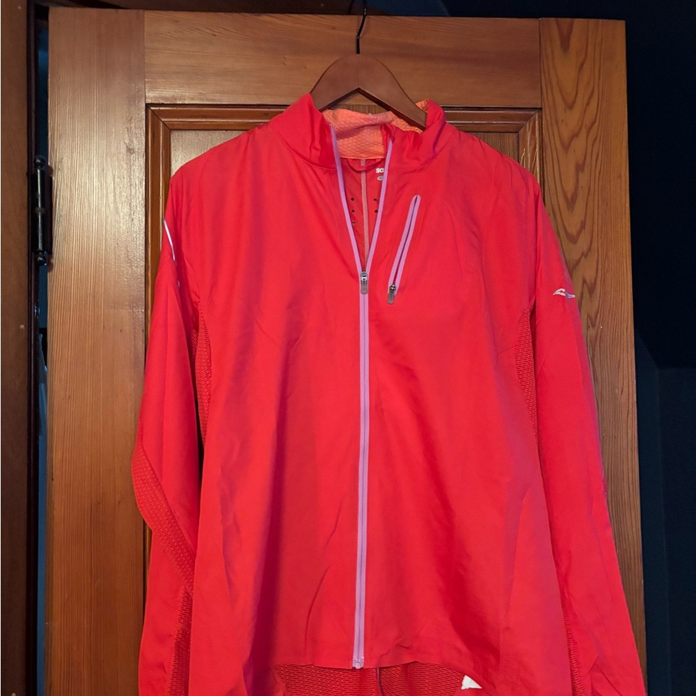 Saucony Women's Pink Running Shell